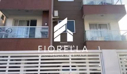 Apartamento de 02 dormitórios sendo 01 suíte, com vaga de garagem coberta no Centro de Palhoça - SC