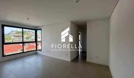 Apartamento de 02 dormitórios, sendo 01 suíte, à venda, no bairro Estreito em Florianópolis/SC