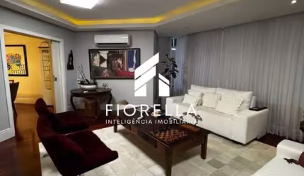 Apartamento com 04 dormitórios, sendo 01 suíte bairro Centro - Florianópolis/SC