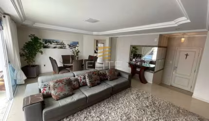 Cobertura de 03 dormitórios, sendo 02 suítes, 04 vagas, 348 m², no bairro Estreito, Florianópolis - SC