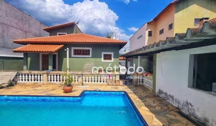 Casa com 6 dormitórios à venda, 250 m² por R$ 1.450.000,00 - Centro - Guararema/SP