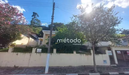 Casa com 3 dormitórios à venda, 180 m² por R$ 1.000.000,00 - Centro - Guararema/SP