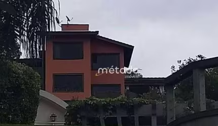 Casa com 3 dormitórios à venda, 240 m² por R$ 1.650.000,00 - Condomínio Residencial Alpes de Guararema - Guararema/SP