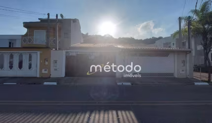 Casa com 3 dormitórios à venda, 102 m² por R$ 750.000,00 - Itapema - Guararema/SP