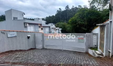 Casa com 3 dormitórios à venda, 106 m² por R$ 615.000,00 - Ipiranga - Guararema/SP