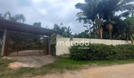 Chácara com 3 dormitórios à venda, 1028 m² por R$ 960.000 - Parque Agrinco - Guararema/SP