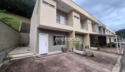 Casa com 2 dormitórios à venda, 94 m² por R$ 490.000,00 - Condomínio Residencial Forest Hills - Guararema/SP
