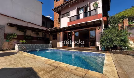 Casa com 4 dormitórios à venda, 315 m² por R$ 1.500.000,00 - Centro - Guararema/SP