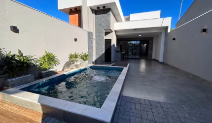 Casa com piscina no Parque das Bandeiras