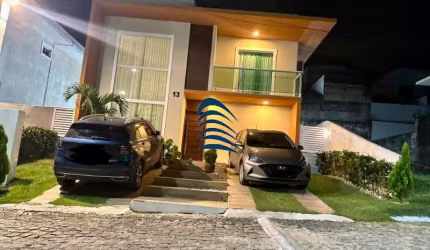 Casa a venda, localizada no condomínio solaris em Lauro de Freitas.