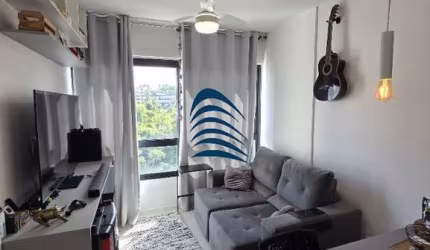 Excelente apartamento na Barra, quarto e sala, porteira fechada, 29m2, 01 banheiro, 01 vaga de garagem, móveis planejados, geladeira, ar condicionado,