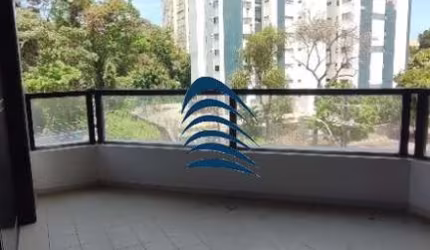 Lindo Apartamento  no Itaigara  4/4 e 2 suítes  211m2  Suíte master com banheira 3 vagas cobertas