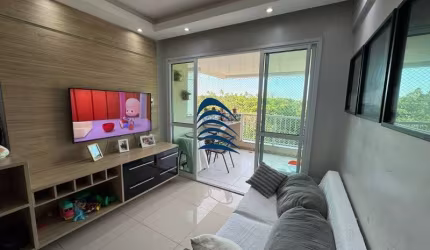Apartamento com 67m2, 2/4 com suíte, varanda, ar-condicionado nos quartos, andar baixo, 1 vaga de garagem coberta.