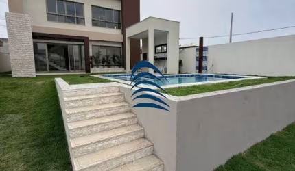 Casa com fino acabamento em Av. Priscila Dutra - Vilas do Atlântico
