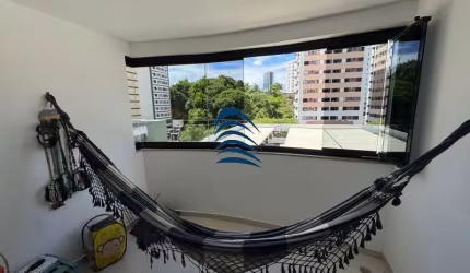 Apartamento no STIEP com 76,57m2, 3/4 com suíte, banheiro social, cozinha com armários, varanda fechada com reiki, andar baixo, posição solar Norte/sul