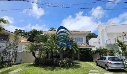 Casa no Alphaville Salvador 1, 520m², 4 suítes, piscina, deck com hidromassagem, área verde,