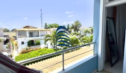 Casa à venda no Vilas do Bosque - Lauro de Freitas   ?Casa de dois pavimentos  420 metros de terreno, 321 metros de área construída.