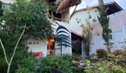 Belíssima casa duplex em condomínio em Stella Maris, casa nascente, excelente localização, composta pavimento térreo: varanda frontal e lateral