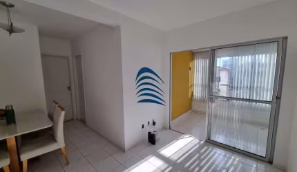 Apartamento em Armação, 2/4 sendo uma suíte no Edf Mares de Alah, 02 banheiros, 01 vaga de garagem.  Estrutura completa (pisicina, churrasqueira e sal