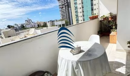 COSTA AZUL  Excelente quarto e sala, 52 m2, nascente, varanda, suíte, vista mar parcial, área de serviço conjugada com a cozinha, 01 vaga de garagem.