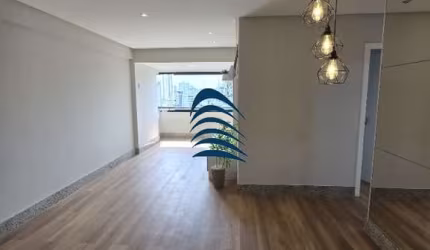 Excelente apartamento na centenario com dois quartos sendo um suíte, 63 m2, varanda integrada com fechamento em reike e tela de segurança, cozinha conta com armários e cooktop, ar condicionado em um d