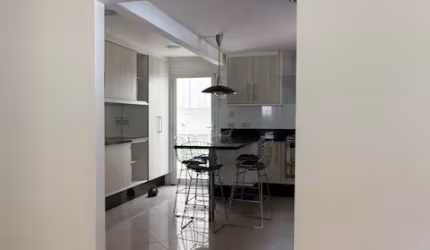 Ampla casa térrea,com quintal  pro cimo a USP SP