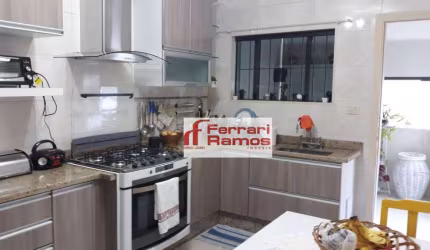 Sobrado com 3 dormitórios à venda, 221 m² por R$ 850.000,00 - Vila Galvão - Guarulhos/SP