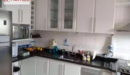 Sobrado com 4 dormitórios à venda, 240 m² por R$ 1.015.000,00 - Jardim Santa Clara - Guarulhos/SP