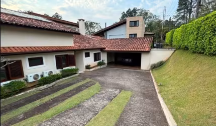 Ótima casa em Atibaia 7 dormitórios