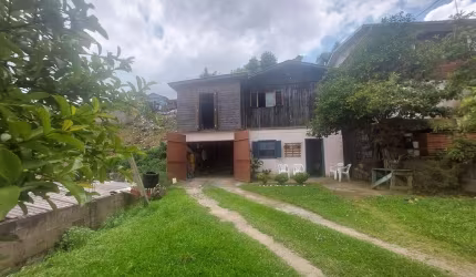 Casa com 3 quartos à venda na Nossa Senhora das Graças, Caxias do Sul  por R$ 159.000
