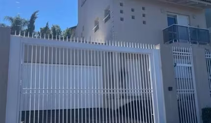 Casa com 2 quartos à venda no Vinhedos, Caxias do Sul , 233 m2 por R$ 1.100.000