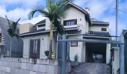 Casa com 3 quartos à venda no Santa Corona, Caxias do Sul , 162 m2 por R$ 960.000
