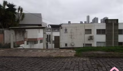 Casa com 2 quartos à venda no São José, Caxias do Sul , 91 m2 por R$ 295.000