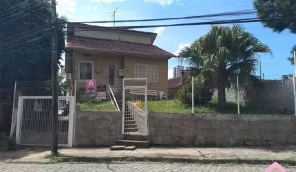 Casa com 2 quartos à venda no Pio X, Caxias do Sul  por R$ 600.000