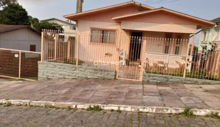 Casa à venda no Santo Antônio, Farroupilha  por R$ 700.000