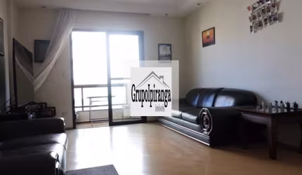 Apartamento com sacada, 4 quartos sendo 2 suítes e 3 vagas de garagem..