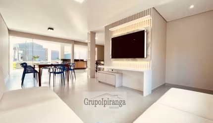 Casa Térrea completamente mobiliada, 5 suítes e todas com varandas, churrasqueira e piscina com SPA, Prainha e espelho d'água.