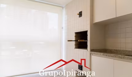 Apartamento com churrasqueira na sacada, localizado a 550m da estação Saúde, 1 dormitório, e 1 vaga