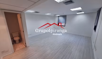 Sala comercial de 31,5 m², com depósito , banheiro, ar condicionado e 1 vaga