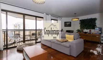Apartamento com Varanda, 3 quartos, sendo 1 suíte e duas vagas de garagem.