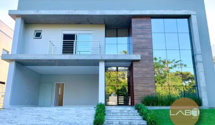 CASA 3 SUÍTES EM COND. FECHADO EM FLORIANÓPOLIS