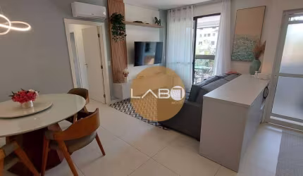 Apartamento 2 dormitórios sendo 1 suíte próximo ao mar.