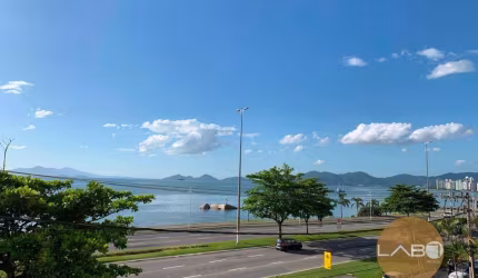 APARTAMENTO NA BEIRA MAR NORTE EM FLORIANÓPOLIS