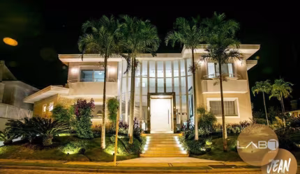 CASA A VENDA OU LOCAÇÃO EM JURERÊ INTERNACIONAL