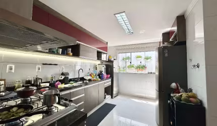 Excelente Sobrado Condomínio Village Macedo