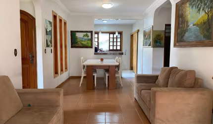 Casa Térrea de Alto Padrão no Setor Bueno – 4 Suítes + Varanda Gourmet