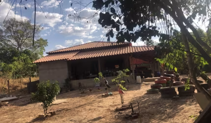 Chácara / sítio com 3 quartos à venda na Zona Rural