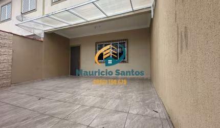 Sobrado em Praia Grande, bairro Balneário Flórida, 3 dormitórios sendo 1 suíte, excelente padrão e localização, próximo a praia, financiamento direto com vendedor!!