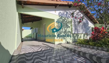 Casa em Mongaguá, bairro Jardim Praia Grande, localizada a 1 quadra da praia, 3 km da região central, excelente padrão, 3 dormitórios sendo 1 suíte, lavabo, churrasqueira, pagamento facilitado!!
