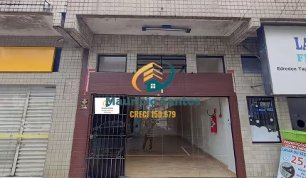 Loja comercial para locação em Mongaguá, bairro Centro, localização estratégica ao lado do CORREIOS e comércios de diversos segmentos